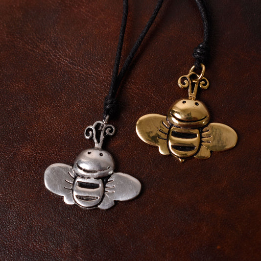 Lovely Bee Pewter Silver Gold Brass Necklace Pendant Jewelry